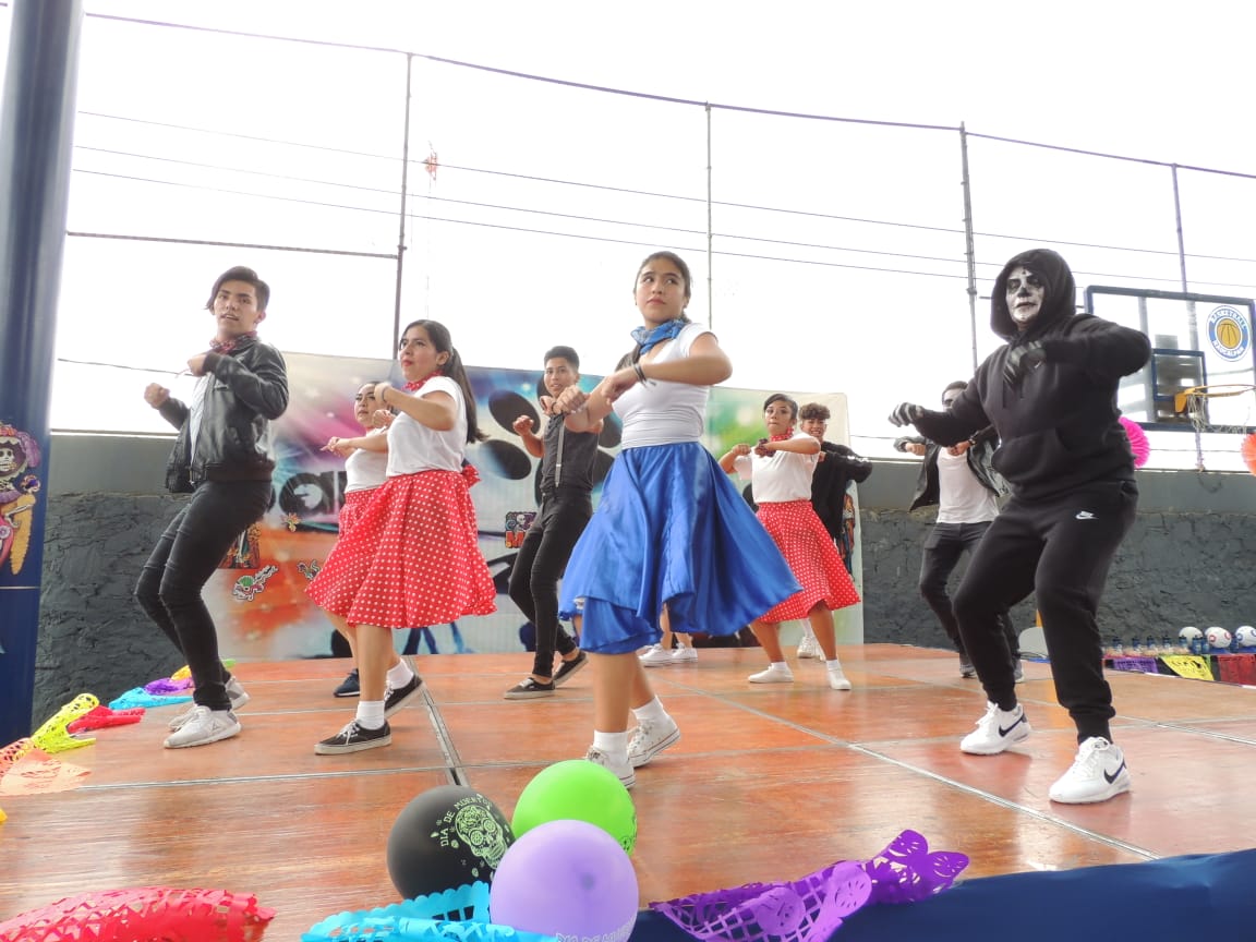 Clase temática de Baile Fitness de día de muertos - turno vespertino en las canchas del plantel (01 noviembre 2019).
